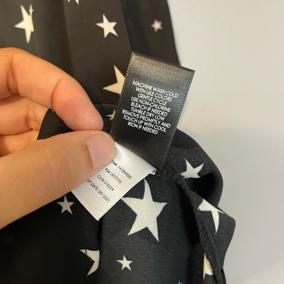 Torrid Harper 3/4 sleeve pullover Blouse Black Starry Stars Size 1x - Picture 14 of 15